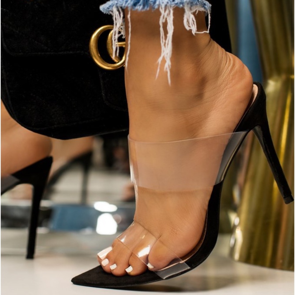 Miss Lola black single sole heels